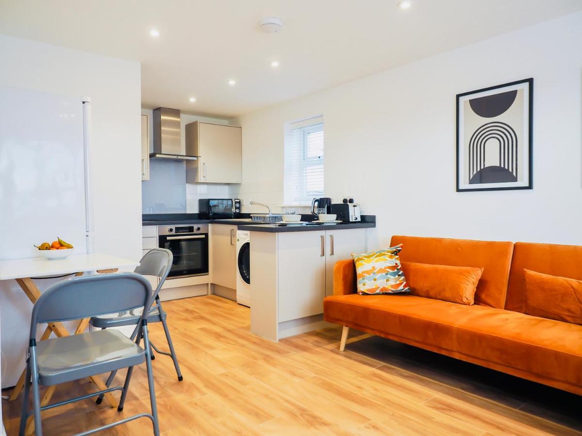 Private Parking Stylish Great Location Apartment Guildford Exterior photo