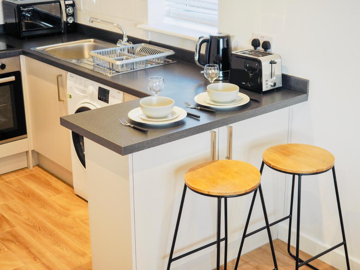 Private Parking Stylish Great Location Apartment Guildford Exterior photo