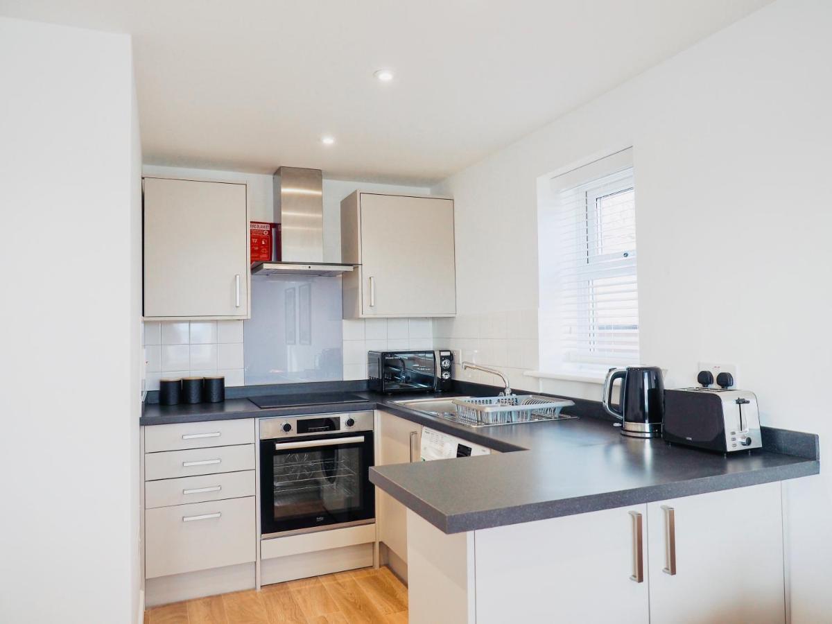 Private Parking Stylish Great Location Apartment Guildford Exterior photo