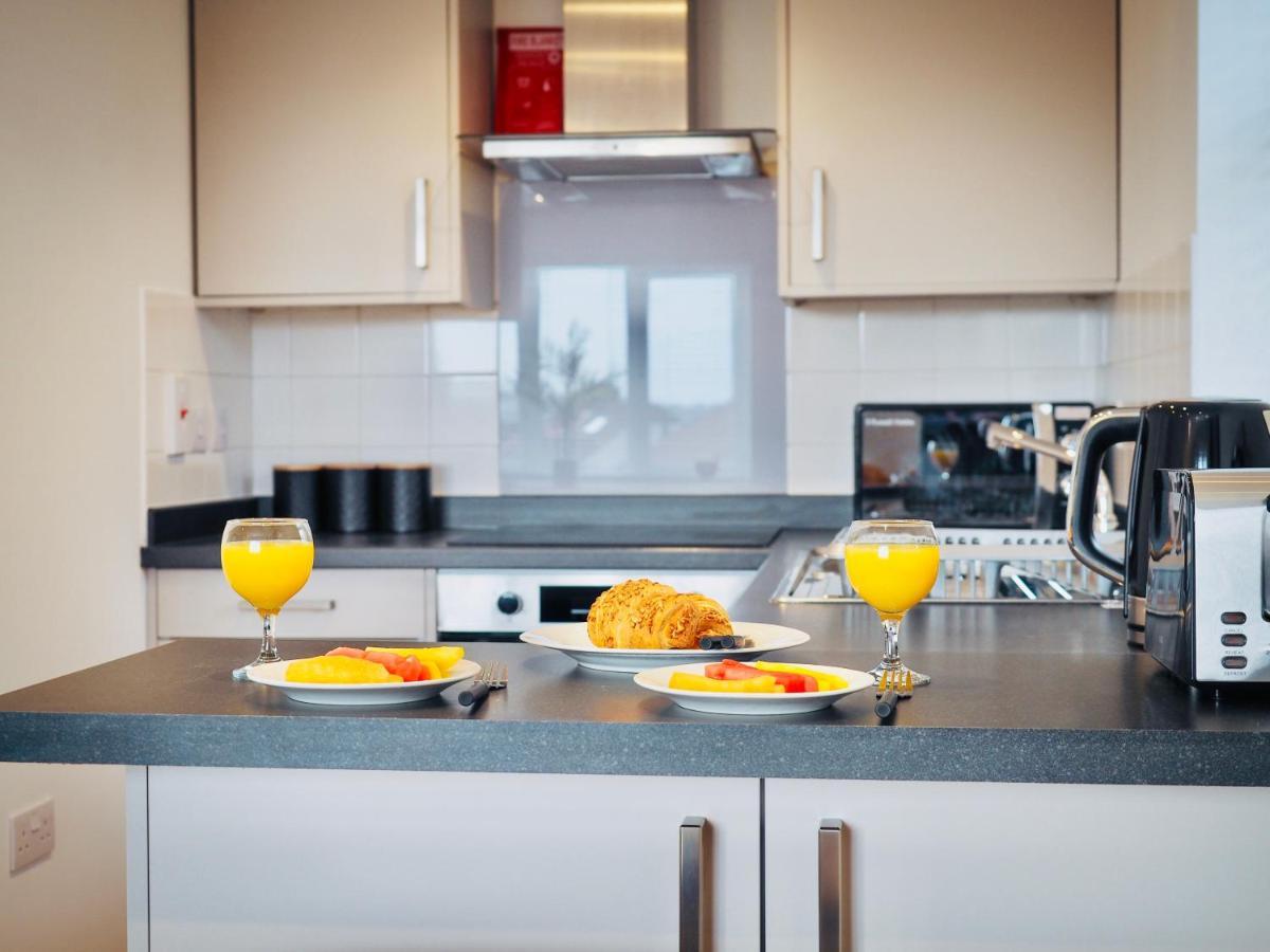 Private Parking Stylish Great Location Apartment Guildford Exterior photo