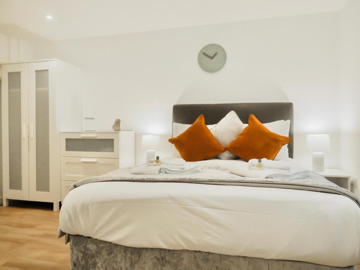 Private Parking Stylish Great Location Apartment Guildford Exterior photo